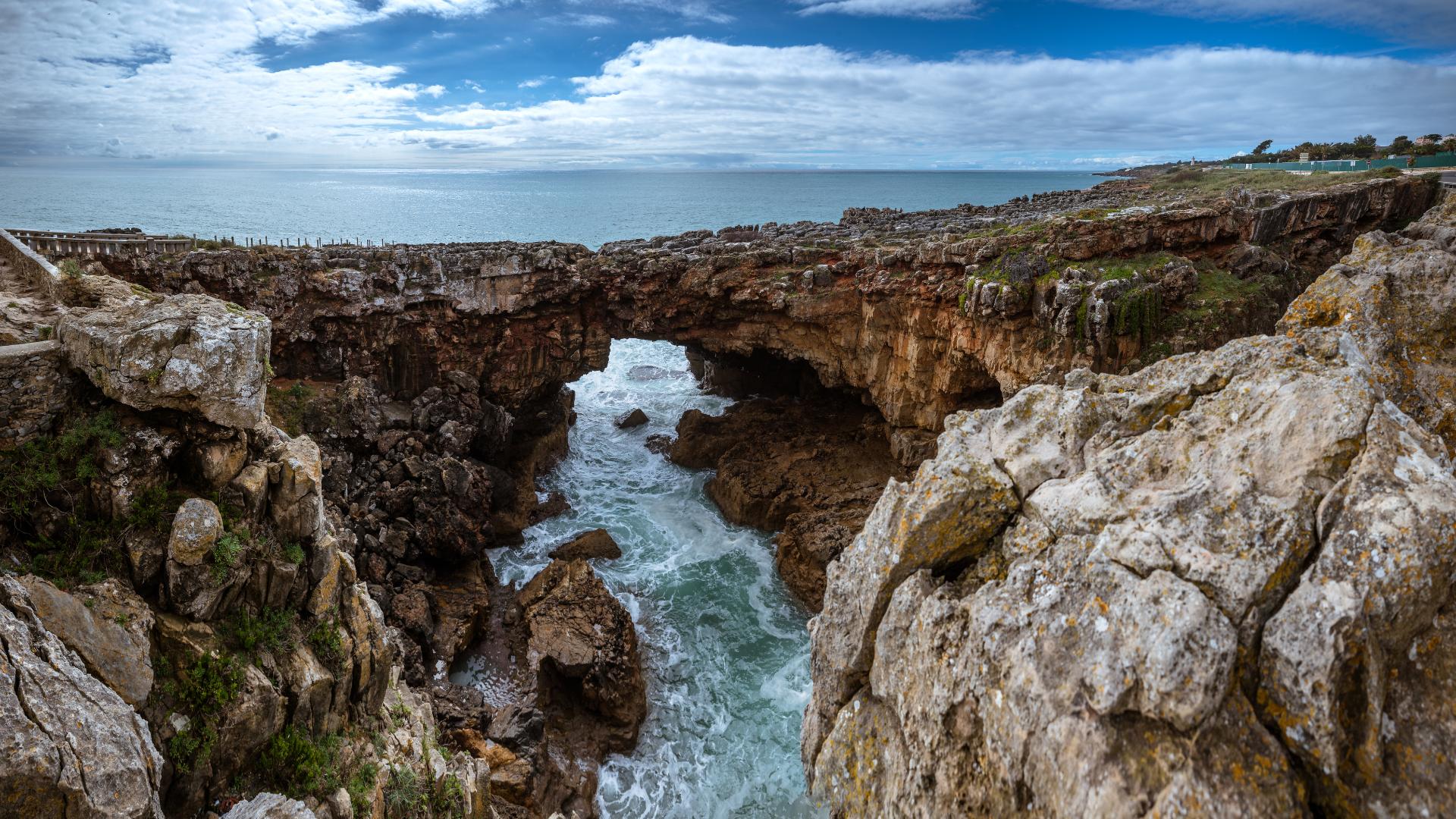 Lisbona e i suoi dintorni un viaggio tra storia, cultura e panorami mozzafiato - Boca do Inferno