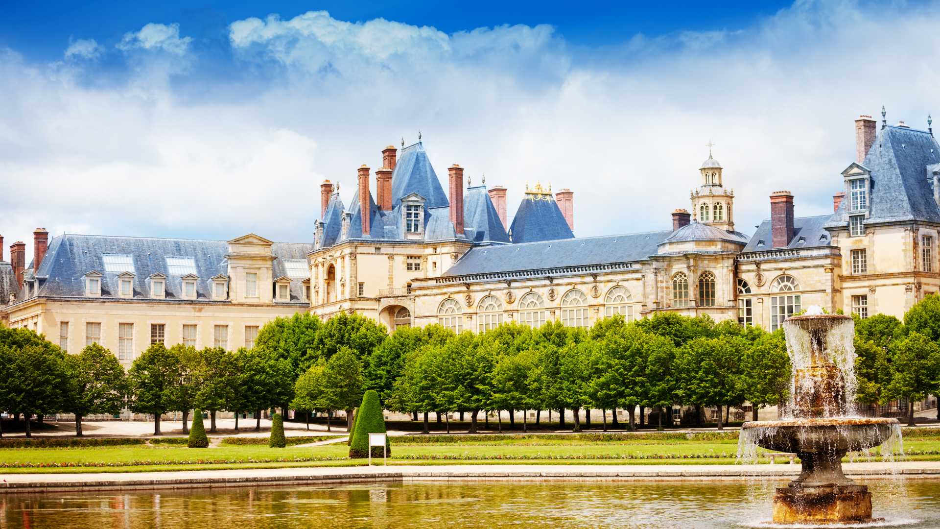 Tour dei Castelli della Loira un viaggio organizzato tra storia e cultura rinascimentale - Fontainebleau