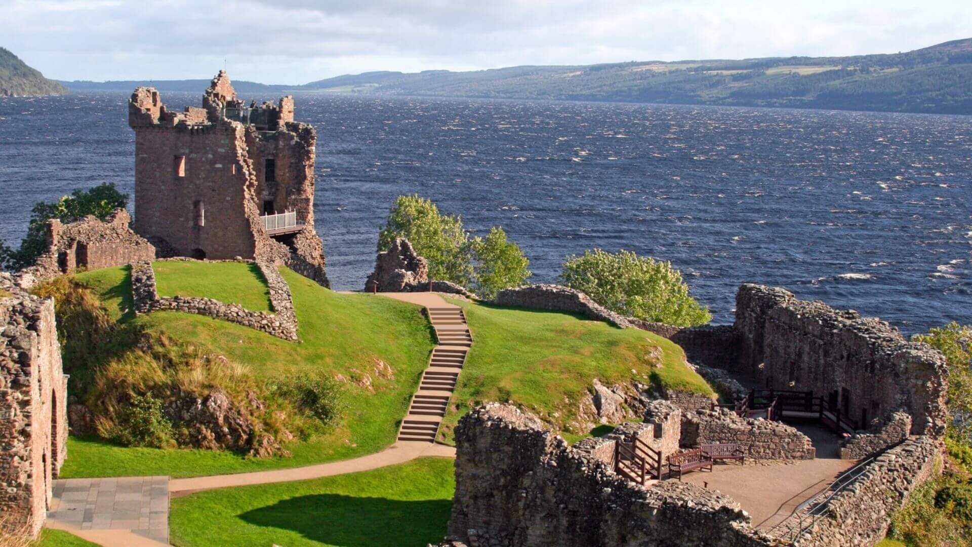 Tour dei Castelli della Scozia tra storia, leggende e paesaggi mozzafiato - Castello di Eilean Donan